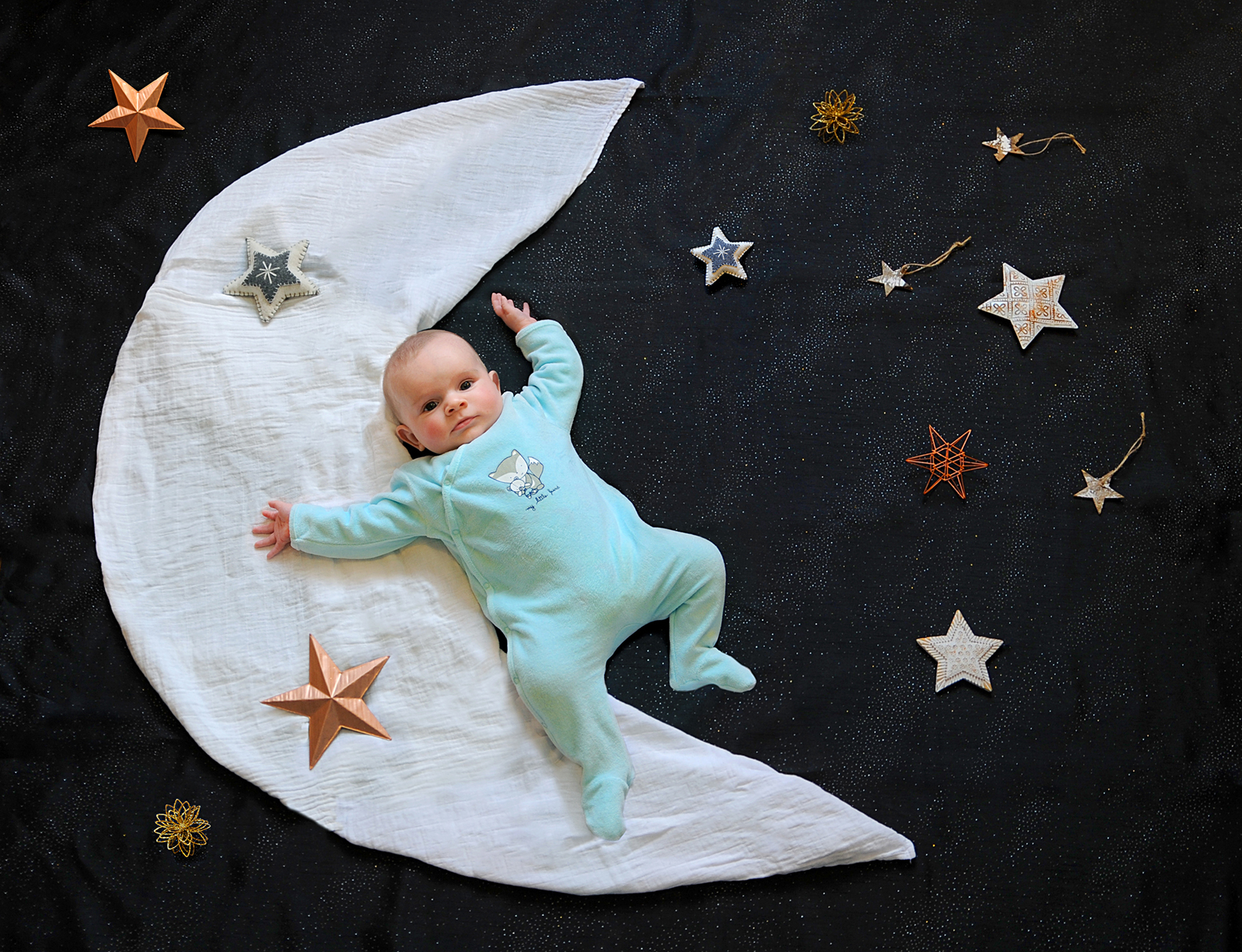 Séance photo bébé rêveur lune étoiles