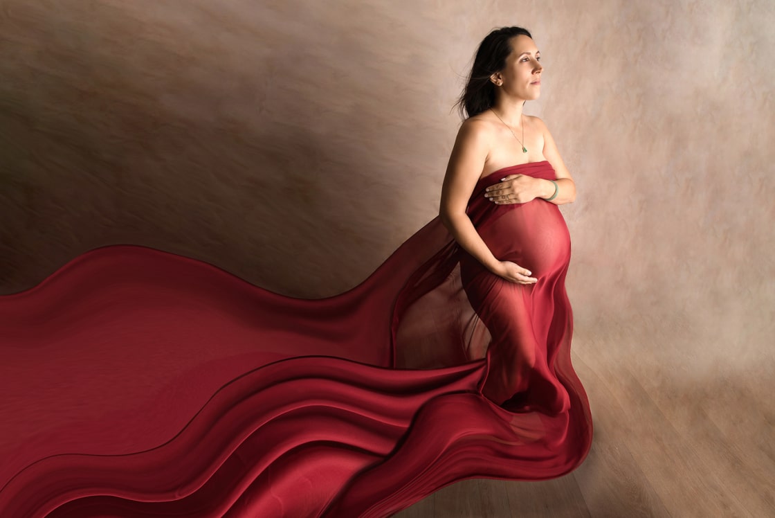 Photographe femme enceinte grossesse ventre rond studio Nantes robe voile