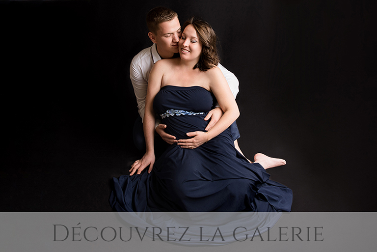 Galerie photographies ventre rond studio grossesse couple